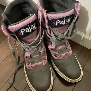 Pajar rain/winter boots. Gently used. Temperature -22.